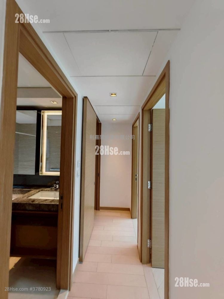 峻峦 售盘 3 房 , 1 浴室 581 平方尺