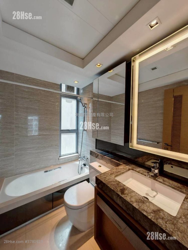 峻峦 售盘 3 房 , 1 浴室 581 平方尺