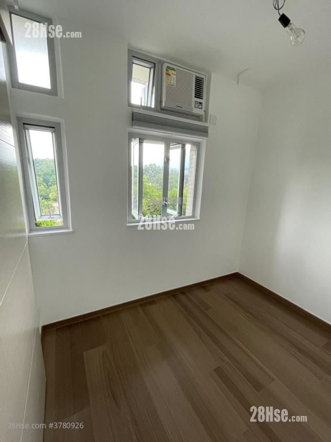 Ming Nga Court Sell 2 Bedrooms , 1 Bathroom 394 ft²