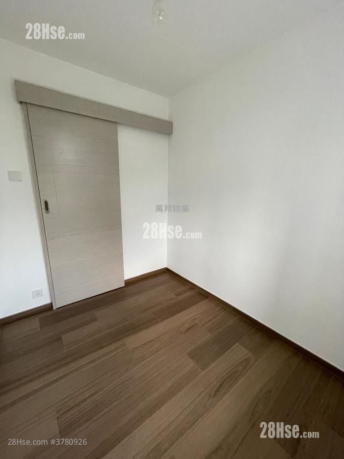Ming Nga Court Sell 2 Bedrooms , 1 Bathroom 394 ft²
