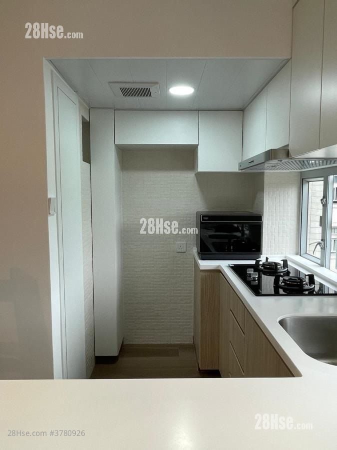 Ming Nga Court Sell 2 Bedrooms , 1 Bathroom 394 ft²