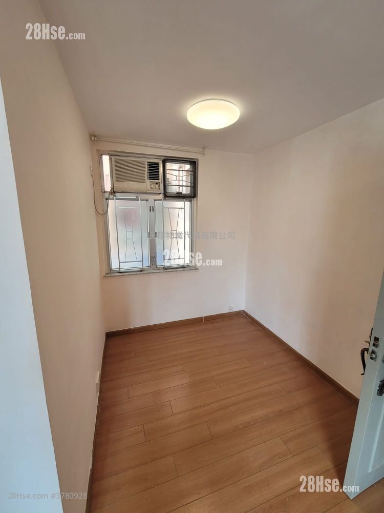 Amoy Gardens Rental 2 Bedrooms , 1 Bathroom 375 ft²