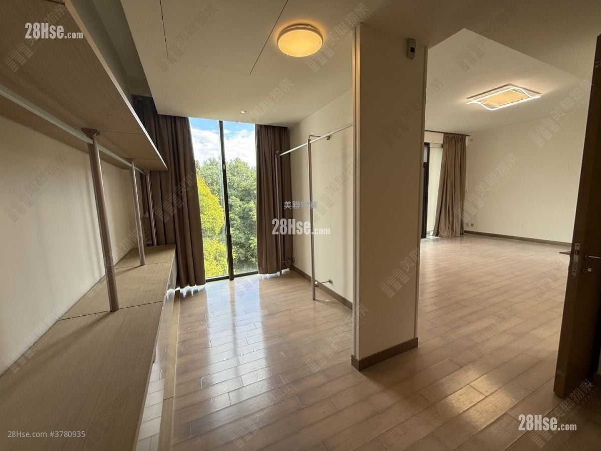 Valais Rental 5+ Bedrooms , 5+ Bathrooms 2,771 ft²