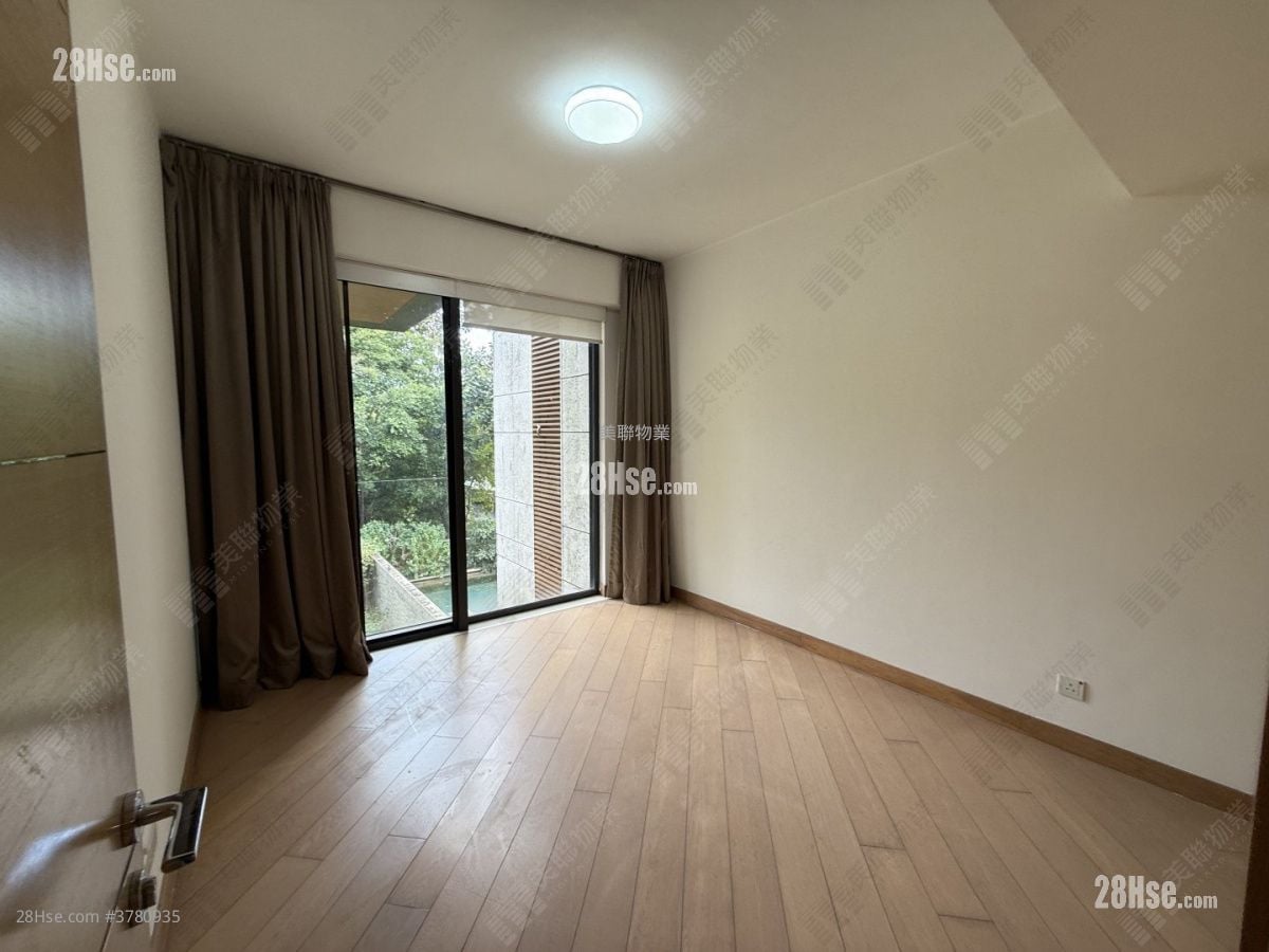 Valais Rental 5+ Bedrooms , 5+ Bathrooms 2,771 ft²