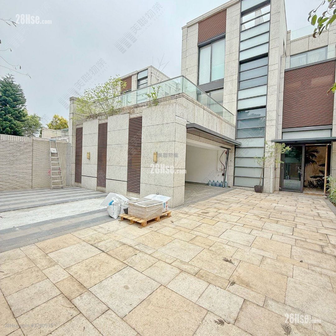 Valais Rental 5+ Bedrooms , 5+ Bathrooms 2,771 ft²