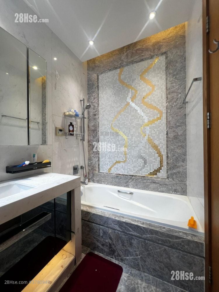 歌赋岭 租盘 3 房 , 4 浴室 1,423 平方尺