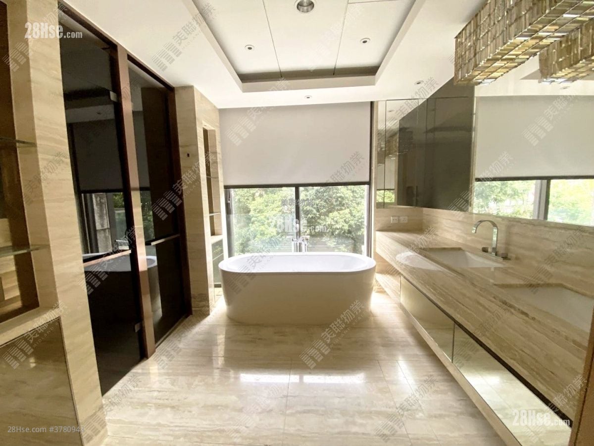天峦 租盘 4 房 , 5+ 浴室 2,454 平方尺