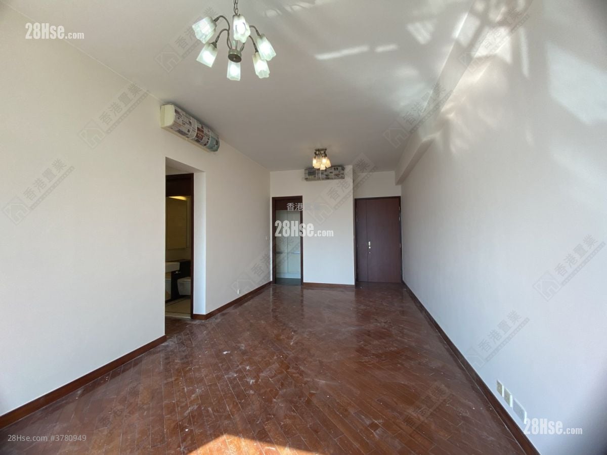 One Silversea Sell 3 Bedrooms 955 ft²