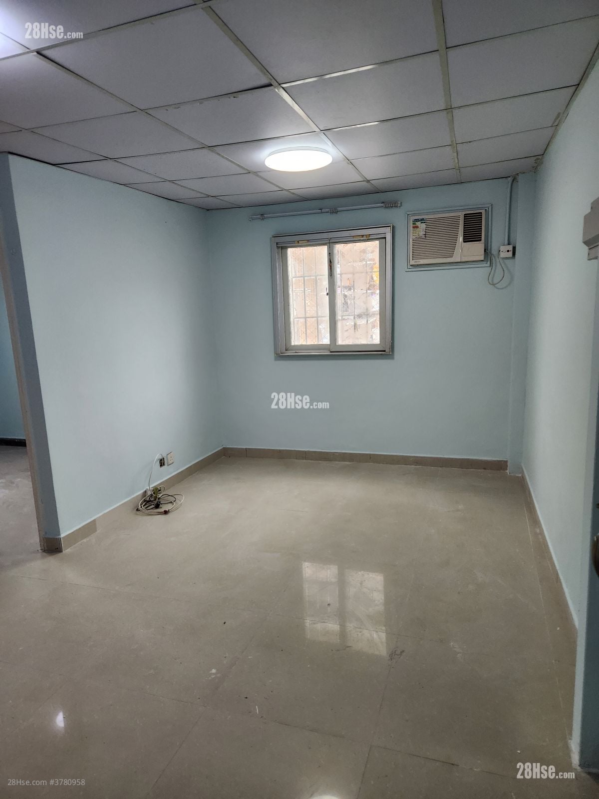 村屋 租盘 1 房 , 1 浴室 300 平方尺