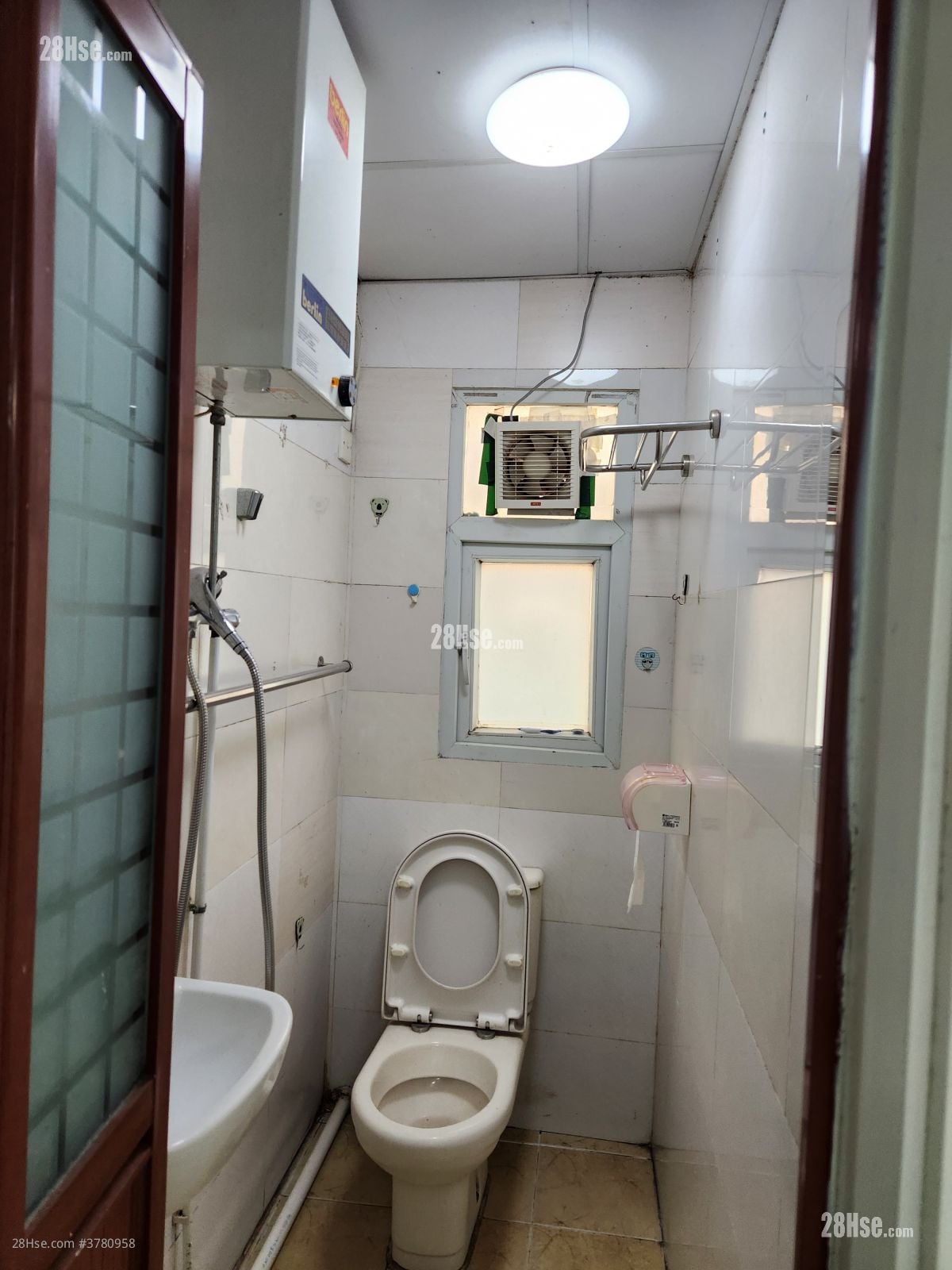 村屋 租盘 1 房 , 1 浴室 300 平方尺