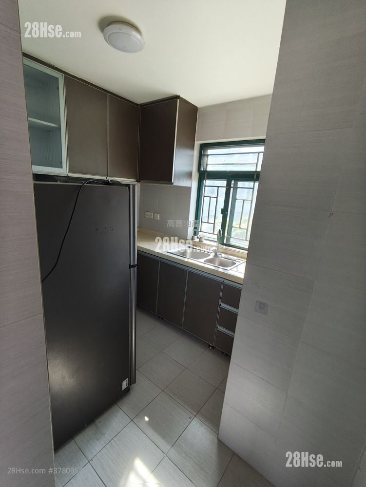 村屋 租盘 4 房 , 2 浴室