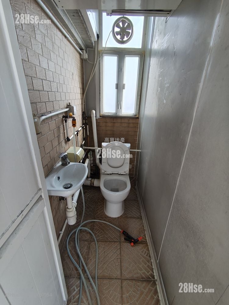 村屋 租盘 4 房 , 2 浴室