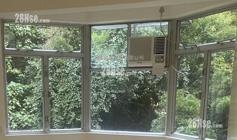 Dragon Court Sell 3 Bedrooms , 2 Bathrooms 1,143 ft²