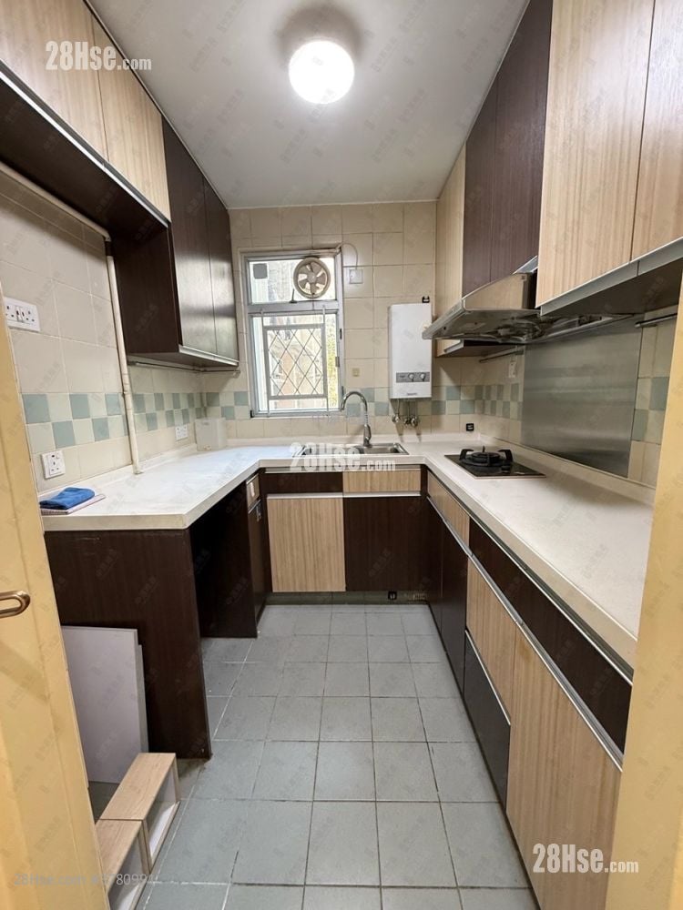 Tin Fu Court Sell 3 Bedrooms 650 ft²