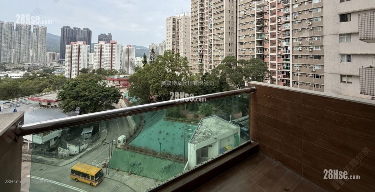 World-Wide Gardens Sell 3 Bedrooms 1,800 ft²