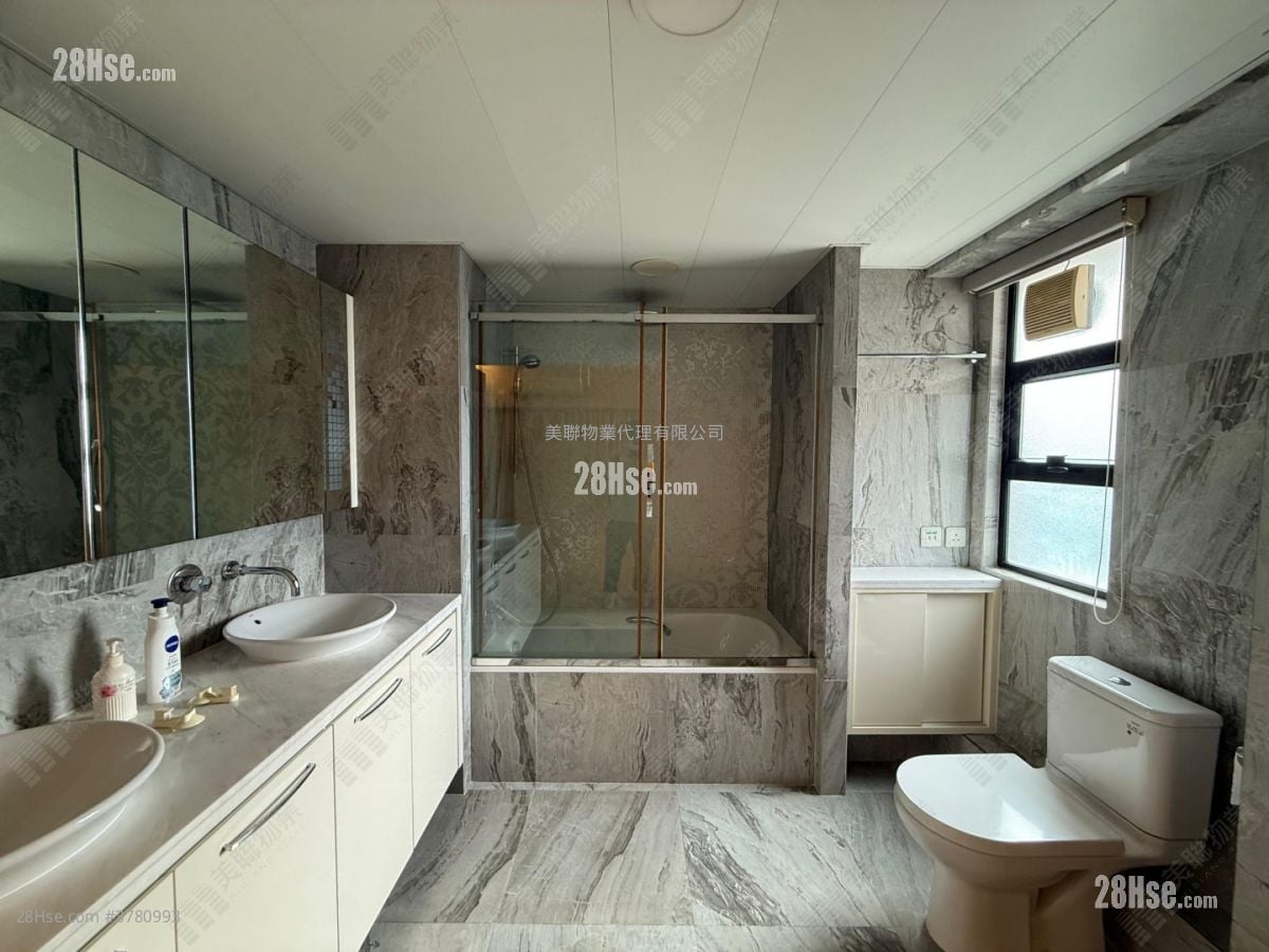 World-Wide Gardens Sell 3 Bedrooms 1,800 ft²