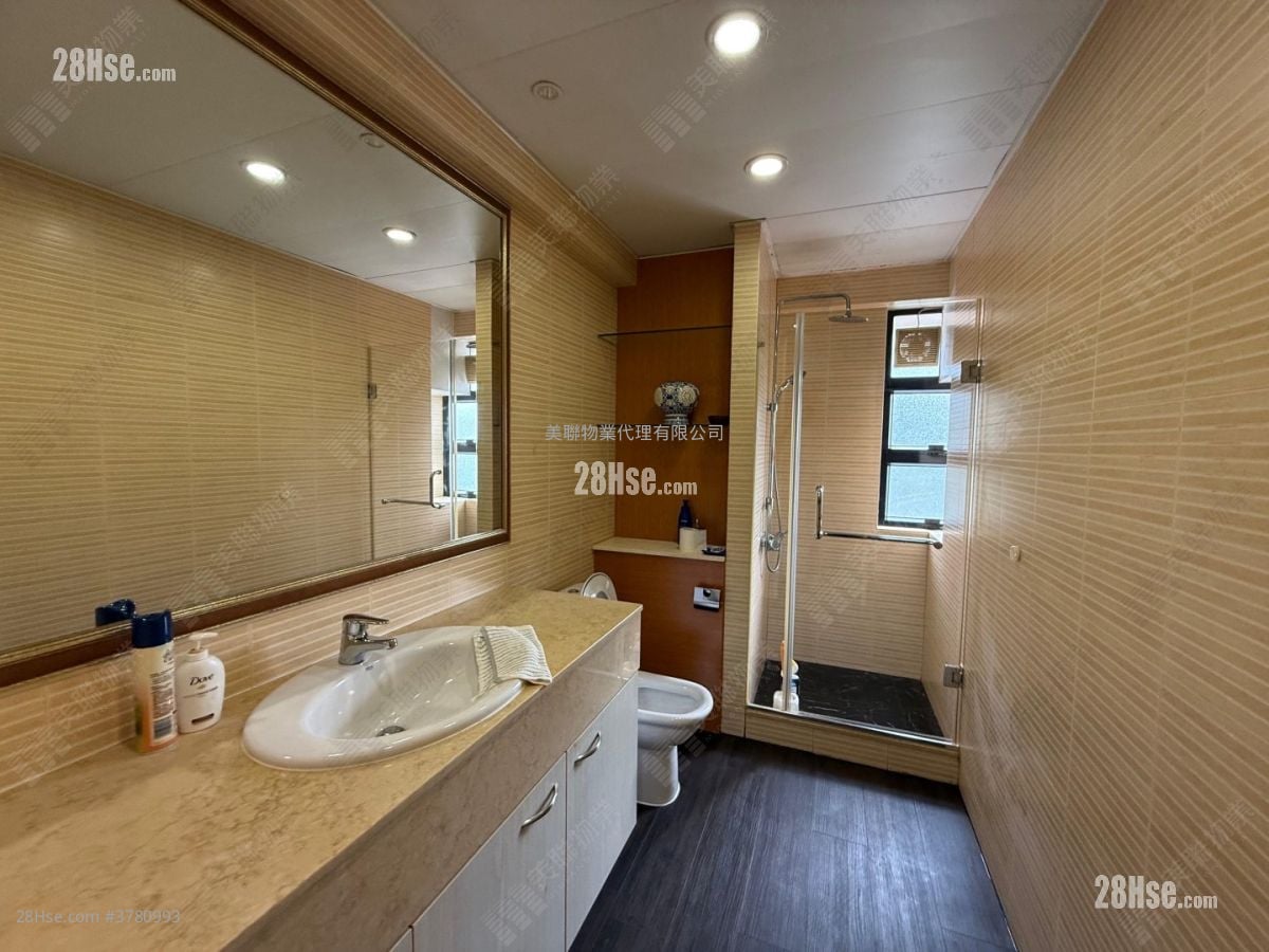 World-Wide Gardens Sell 3 Bedrooms 1,800 ft²