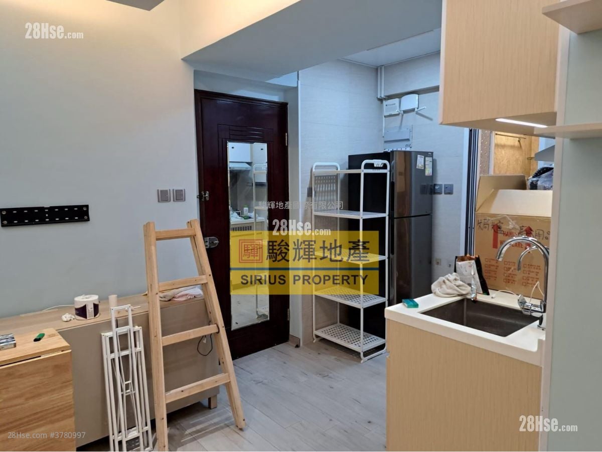 Kam Fai Building Sell 2 Bedrooms , 1 Bathroom 302 ft²