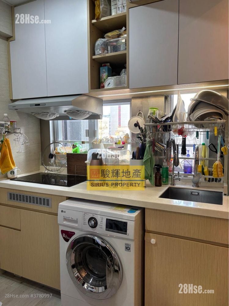 Kam Fai Building Sell 2 Bedrooms , 1 Bathroom 302 ft²