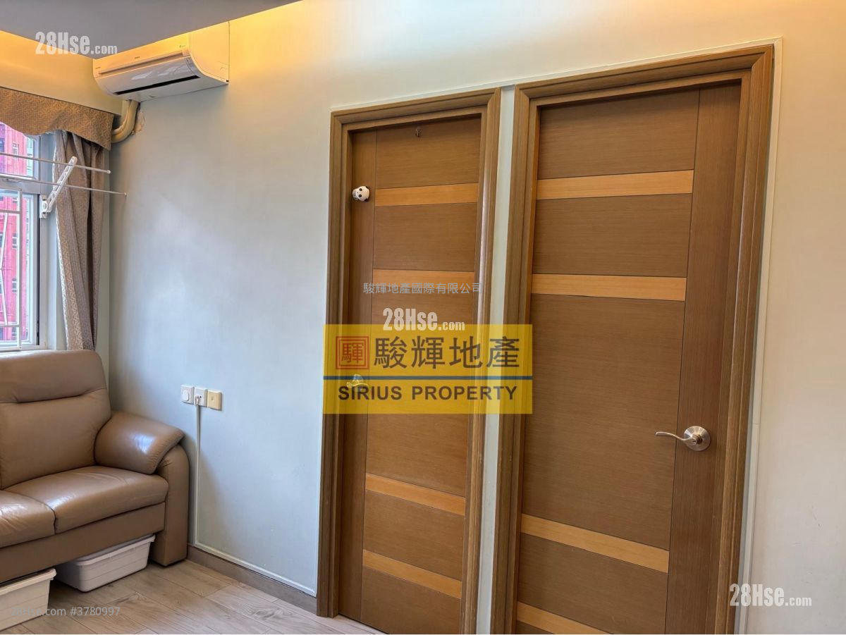 Kam Fai Building Sell 2 Bedrooms , 1 Bathroom 302 ft²