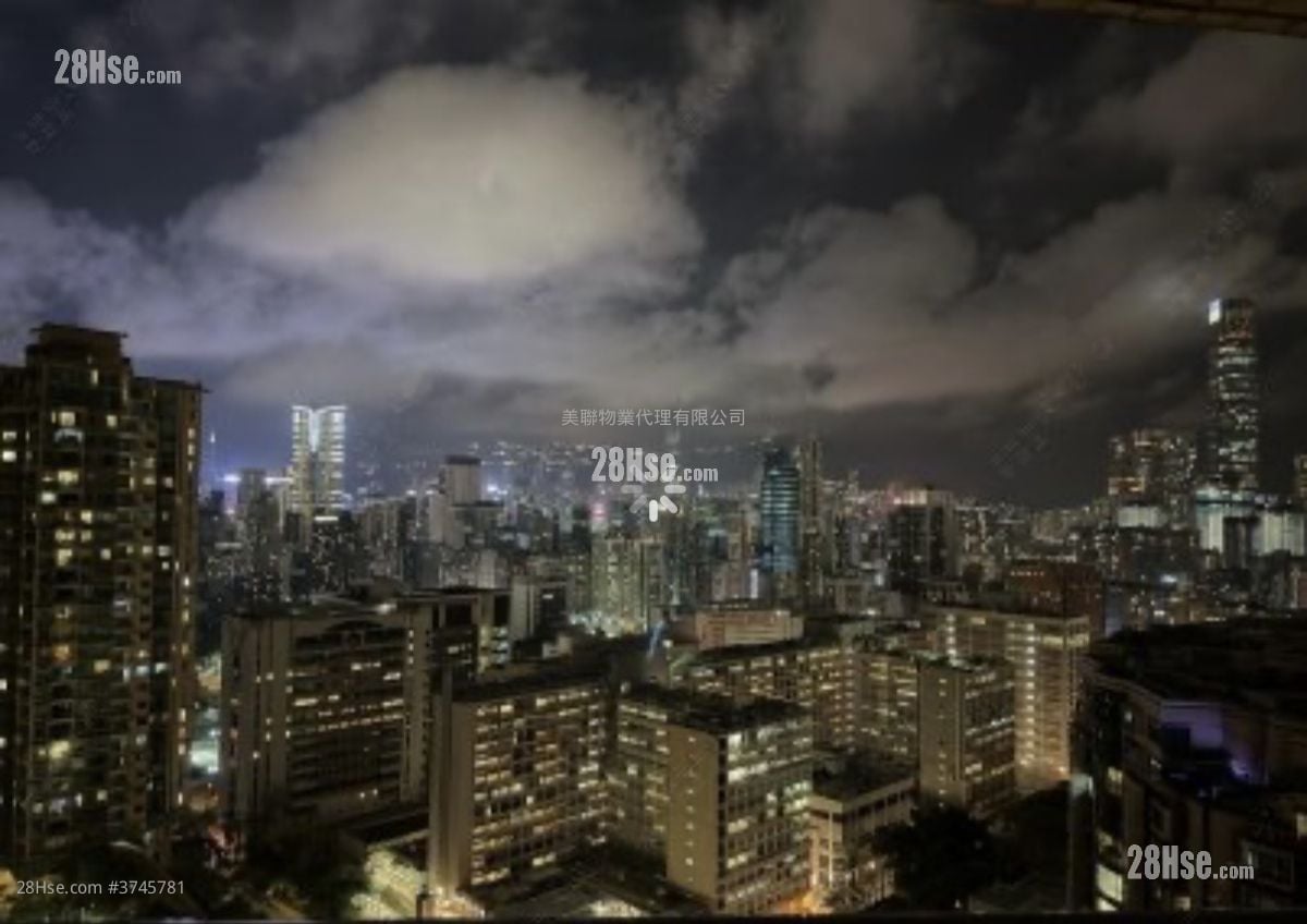 君颐峰 售盘 3 房 , 2 浴室 1,074 平方尺