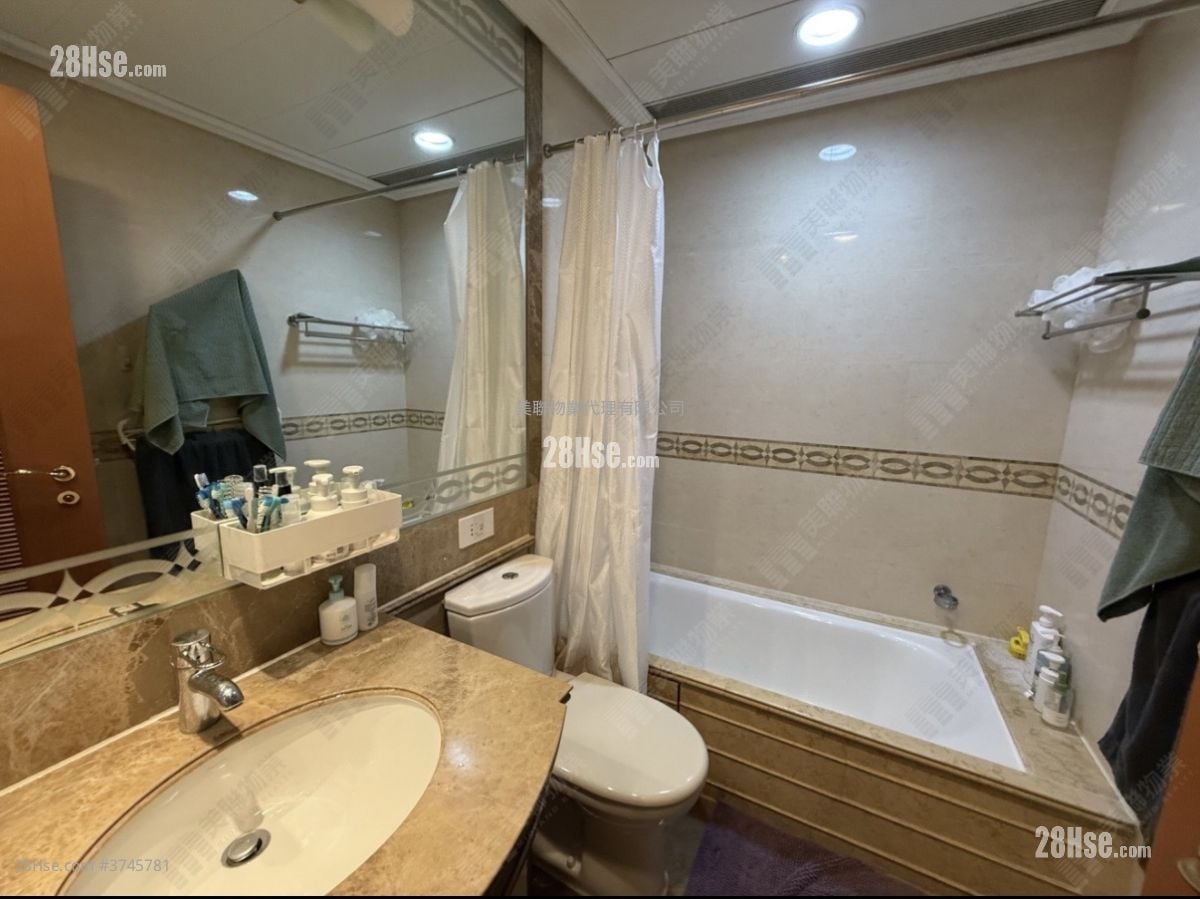 君颐峰 售盘 3 房 , 2 浴室 1,074 平方尺