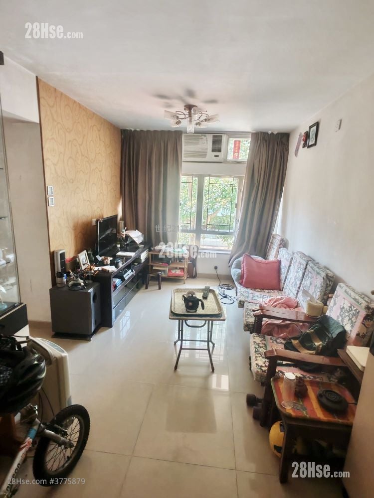 Fung Chuen Court Sell 3 Bedrooms , 1 Bathroom 598 ft²