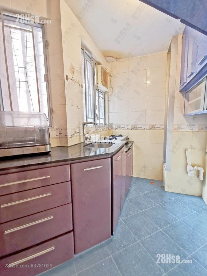 Siu Hong Court Sell 2 Bedrooms , 1 Bathroom 438 ft²