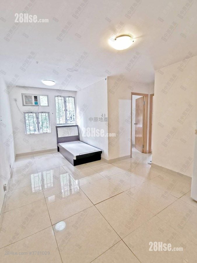 Siu Hong Court Sell 2 Bedrooms , 1 Bathroom 438 ft²