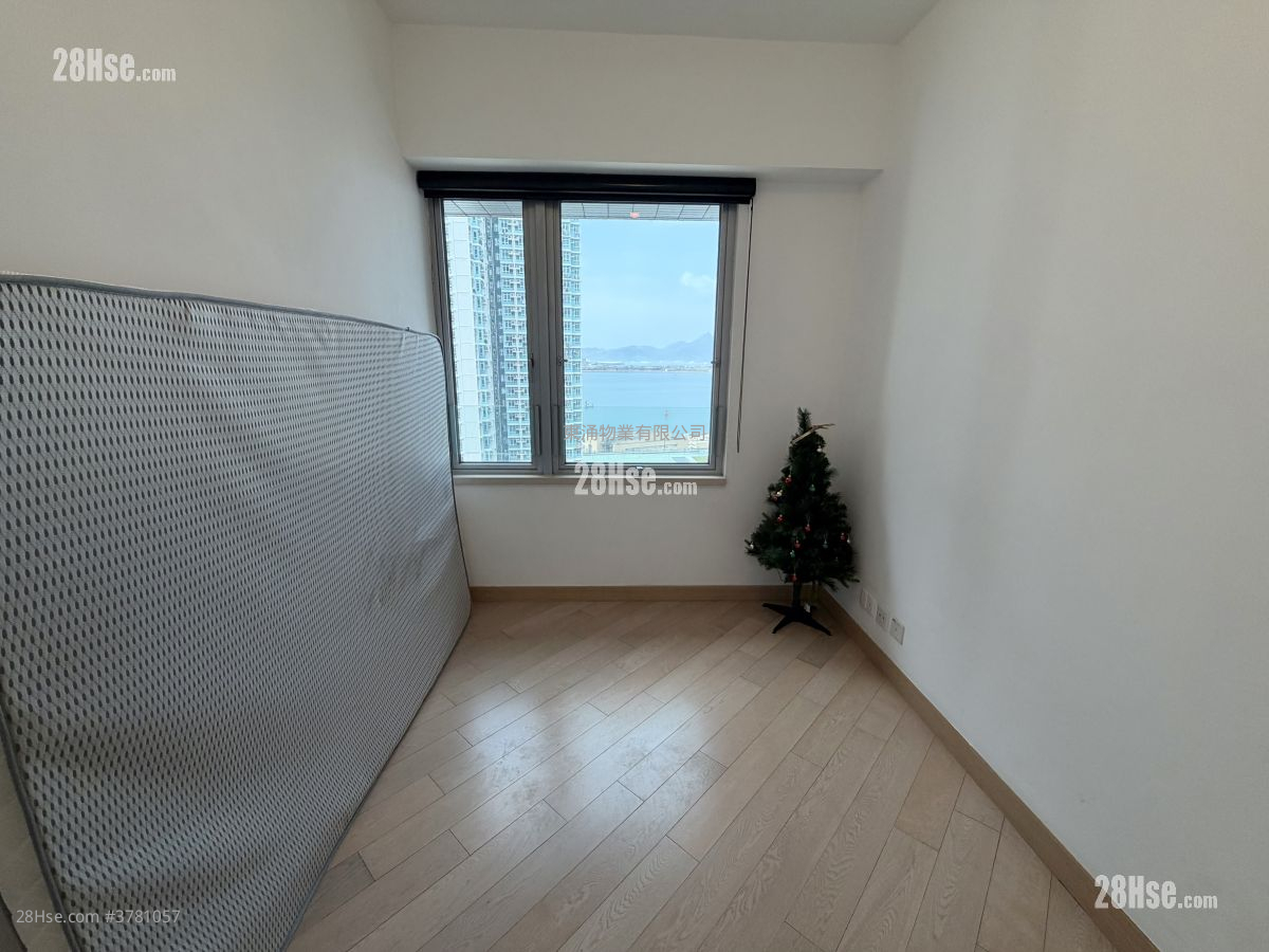 Century Link Sell 3 Bedrooms , 2 Bathrooms 599 ft²