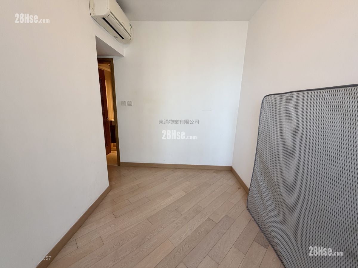 Century Link Sell 3 Bedrooms , 2 Bathrooms 599 ft²