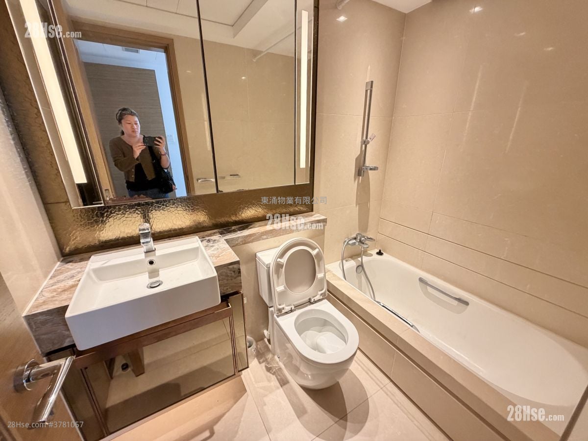 Century Link Sell 3 Bedrooms , 2 Bathrooms 599 ft²