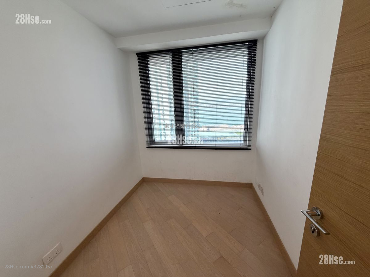 Century Link Sell 3 Bedrooms , 2 Bathrooms 599 ft²