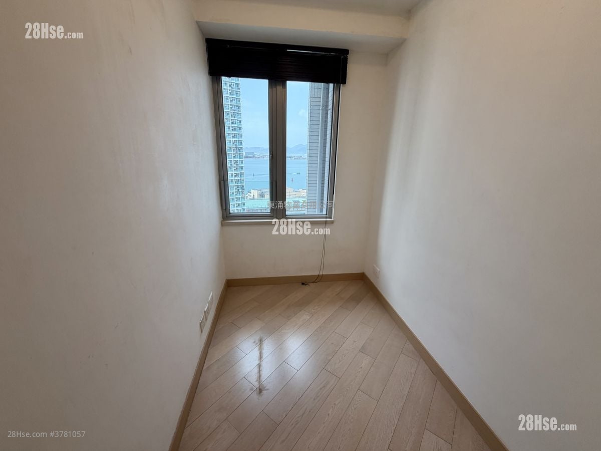 Century Link Sell 3 Bedrooms , 2 Bathrooms 599 ft²