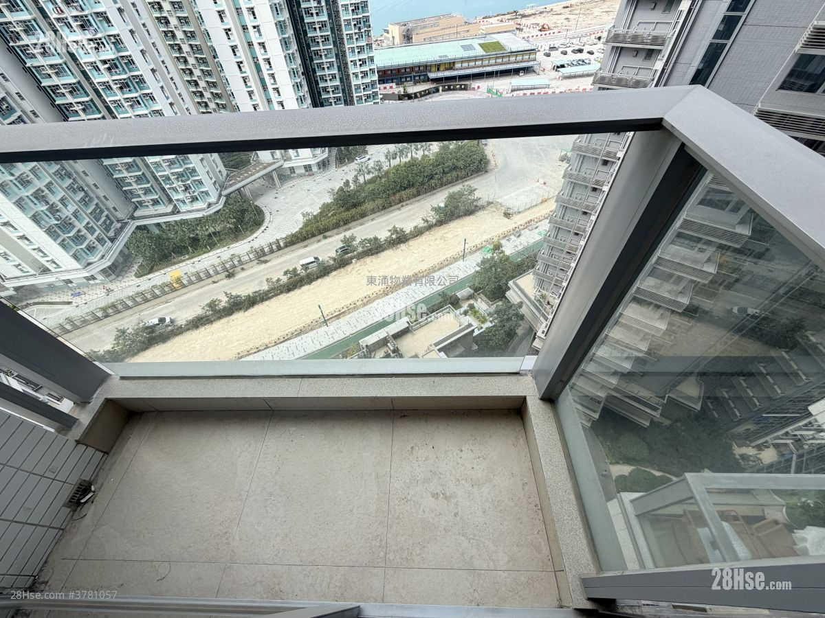 Century Link Sell 3 Bedrooms , 2 Bathrooms 599 ft²