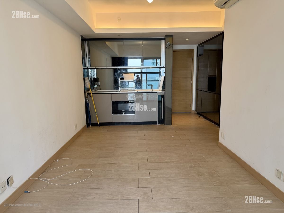 Century Link Sell 3 Bedrooms , 2 Bathrooms 599 ft²