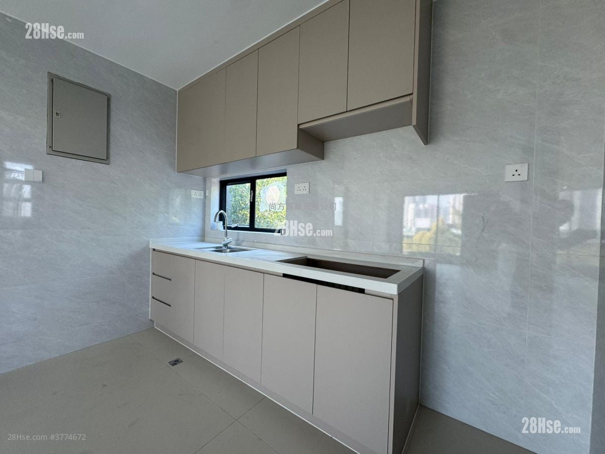 Village Sell 3 Bedrooms 700 ft²