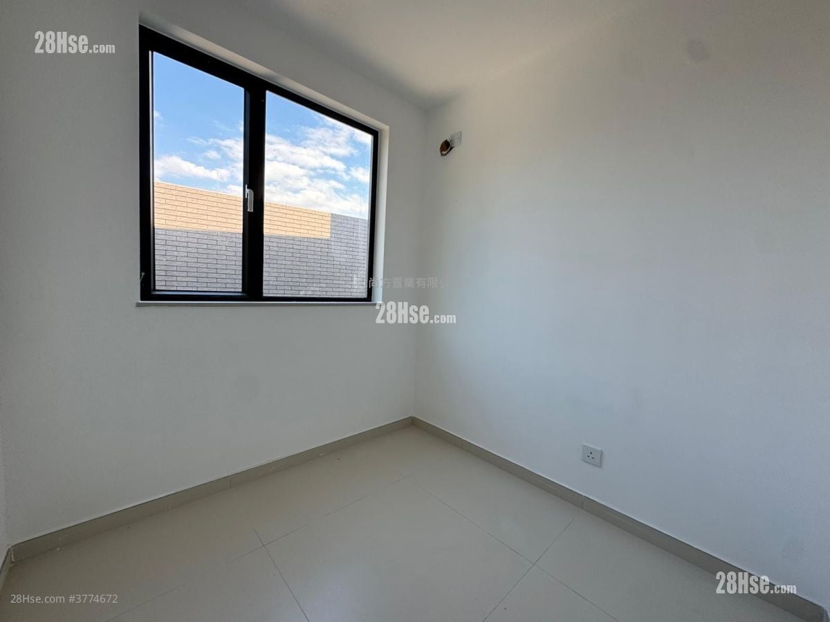 Village Sell 3 Bedrooms 700 ft²