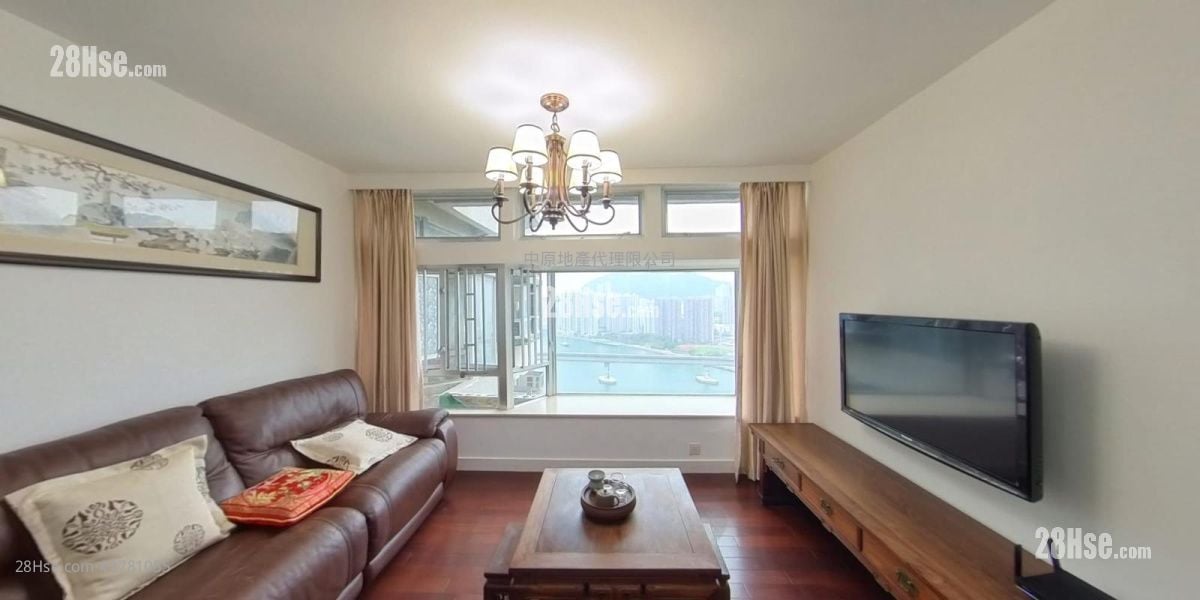 Riviera Gardens Sell 3 Bedrooms , 2 Bathrooms 665 ft²