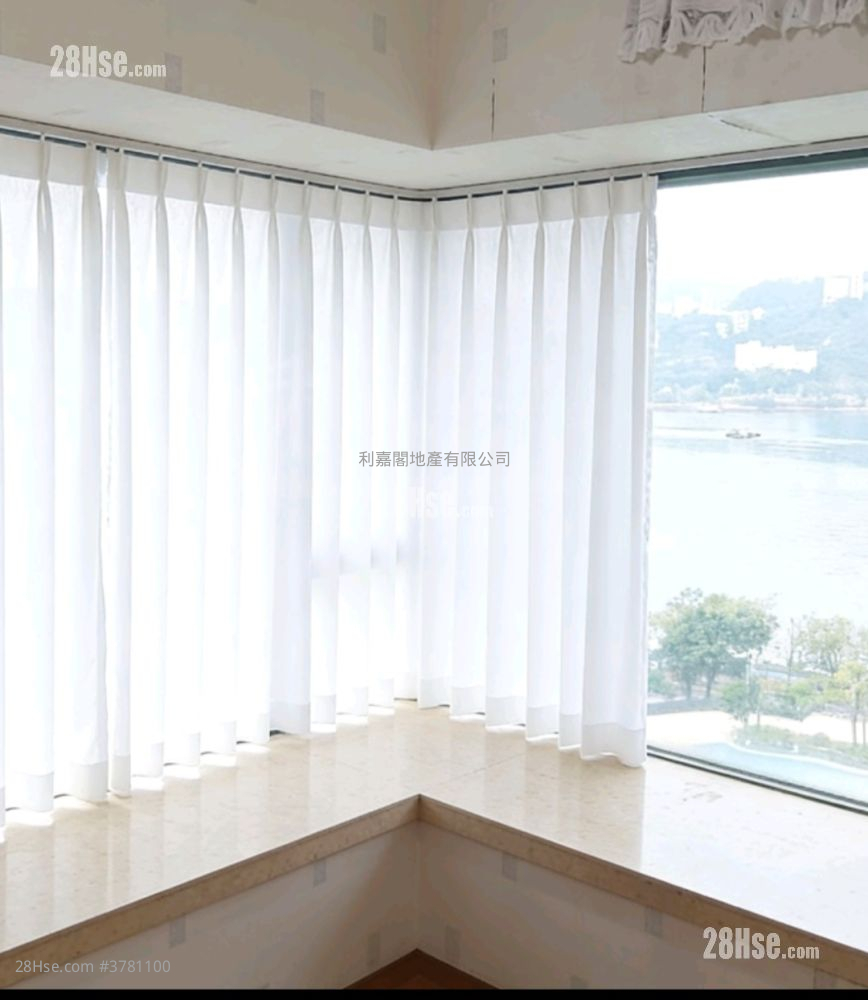 Vista Paradiso Sell 4 Bedrooms , 2 Bathrooms 788 ft²