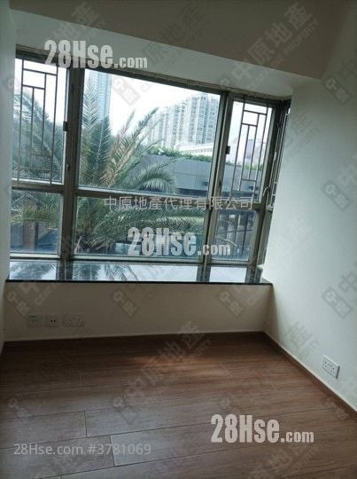 Yoho Town Sell 2 Bedrooms 393 ft²