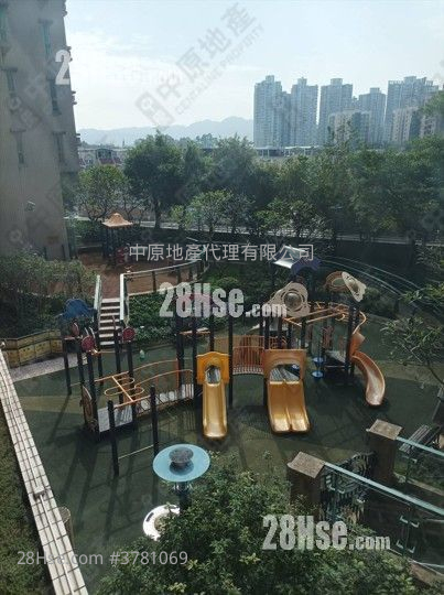 Yoho Town Sell 2 Bedrooms 393 ft²