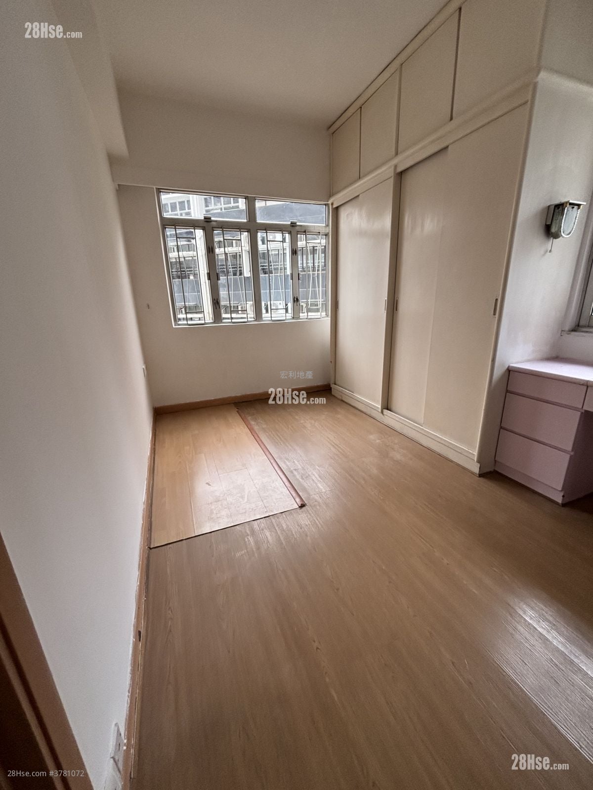 Kingsland Villa Sell 3 Bedrooms , 2 Bathrooms 740 ft²