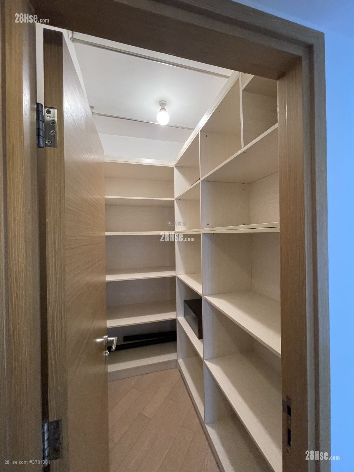 Century Link Rental 3 Bedrooms , 1 Bathroom 484 ft²