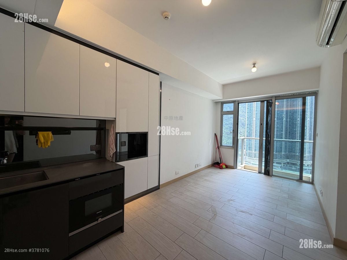 Century Link Sell 2 Bedrooms , 1 Bathroom 484 ft²