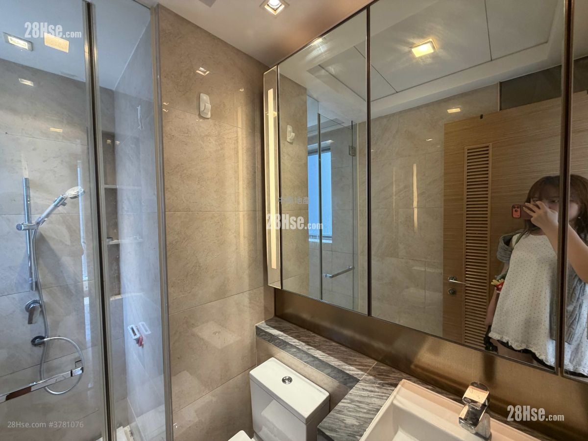 Century Link Sell 2 Bedrooms , 1 Bathroom 484 ft²