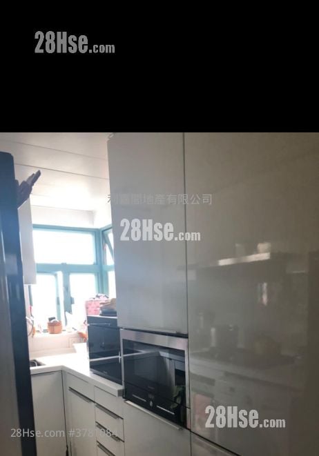 Pokfulam Terrace Sell 3 Bedrooms , 2 Bathrooms 676 ft²