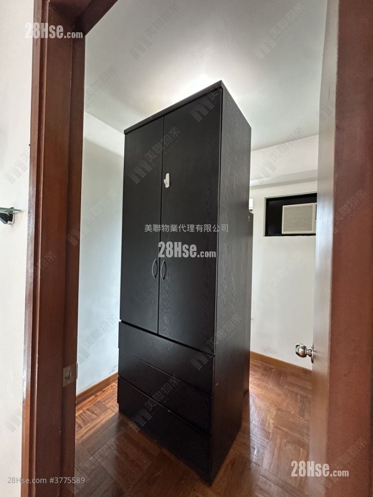 Royal Green Sell 2 Bedrooms 370 ft²