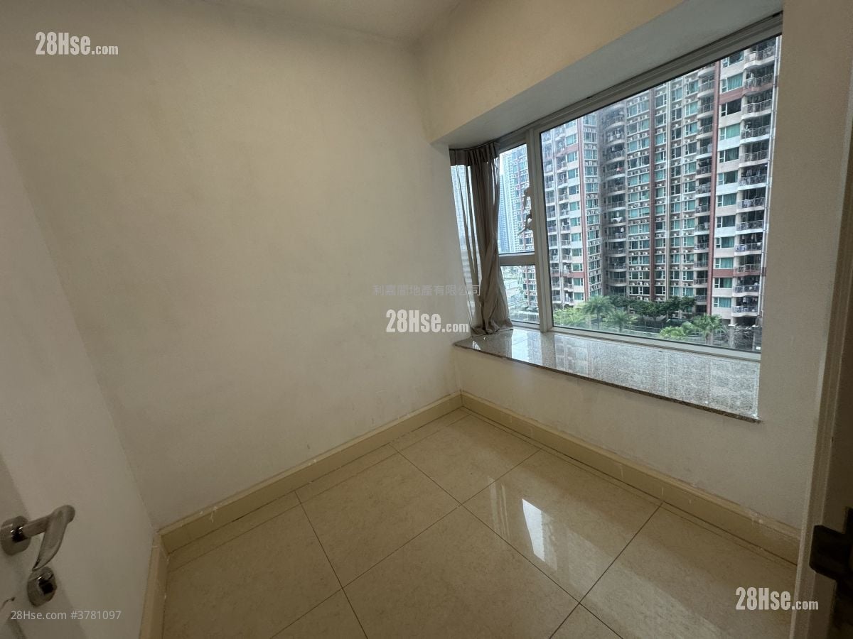 Central Park Towers Rental 2 Bedrooms , 1 Bathroom 494 ft²