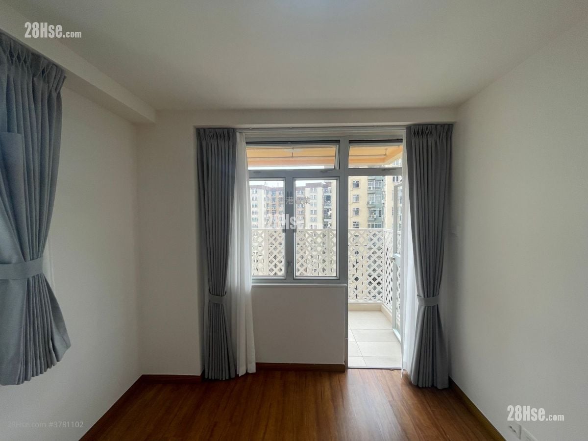 Mei Foo Sun Chuen Sell 3 Bedrooms 716 ft²